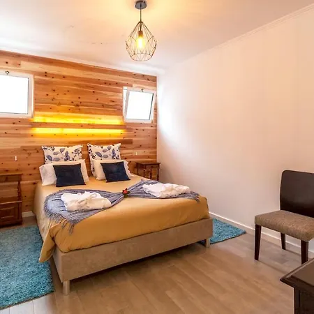 With One Bedroom In Caloura With Furnished Terrace And Wifi شقة *