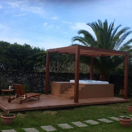 شقة With One Bedroom In Caloura With Furnished Terrace And Wifi *