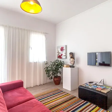 With One Bedroom In Caloura With Furnished Terrace And Wifi Apartamento