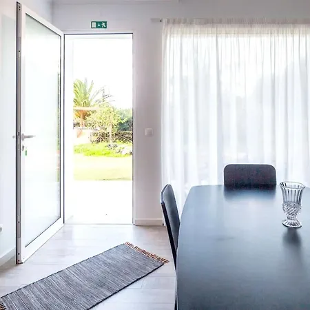 With One Bedroom In Caloura With Furnished Terrace And Wifi Лагоа
