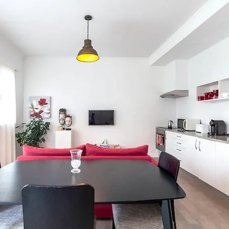 With One Bedroom In Caloura With Furnished Terrace And Wifi Апартаменты